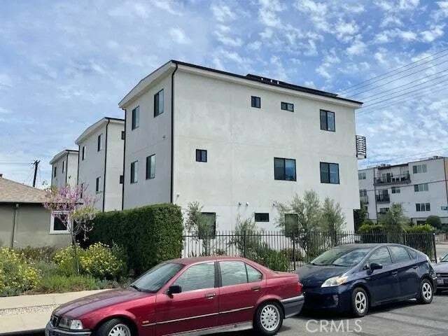 Los Angeles, California, United States 5 - 17668212