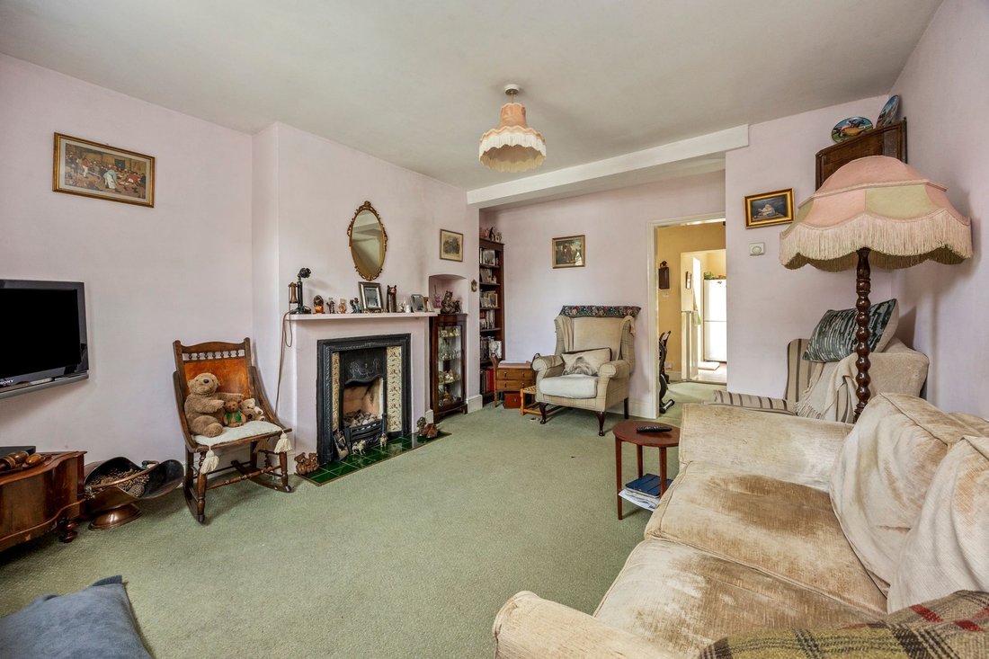 House in Whitemans Green, England 2 - 18626872