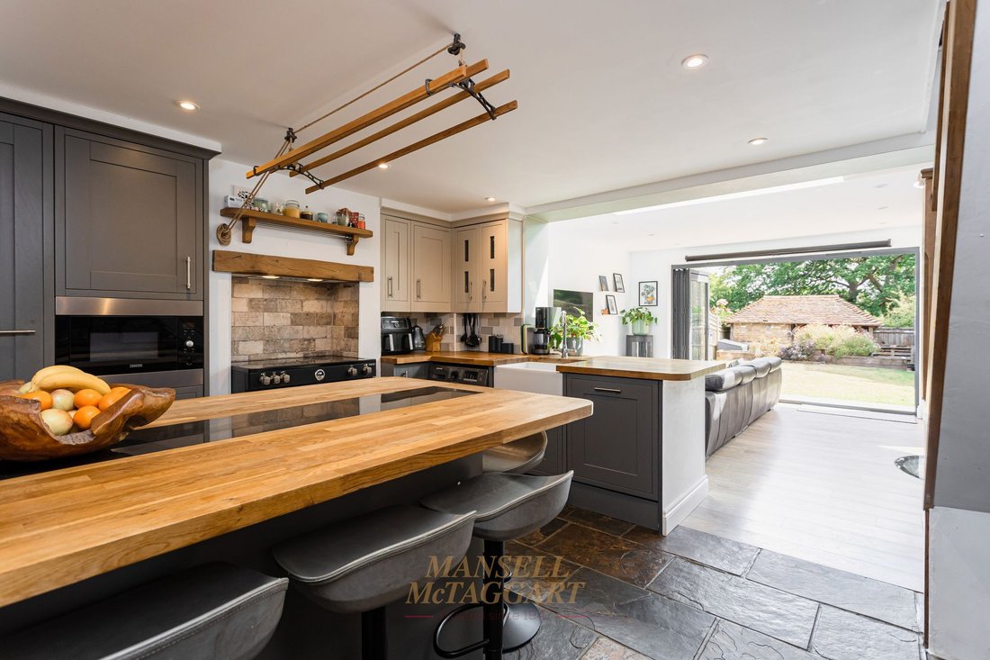 House in Turners Hill, England 2 - 18626906