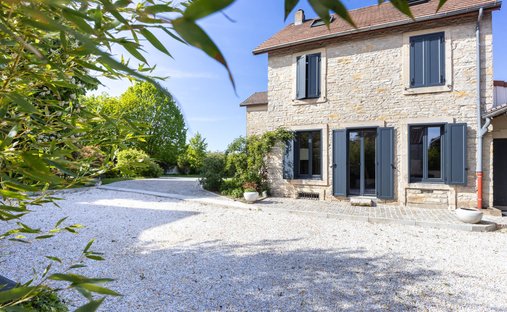 Casa en Corcelles-les-Monts, Borgoña-Franco Condado, Francia 1