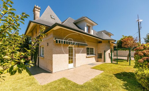Villa in Vigo (District), Vigo, Spain 1