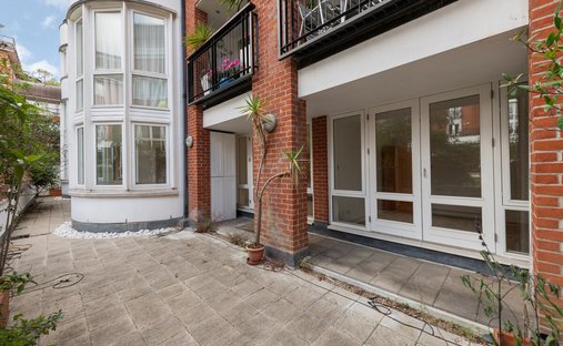 Apartment in Hampstead, Camden, England 1