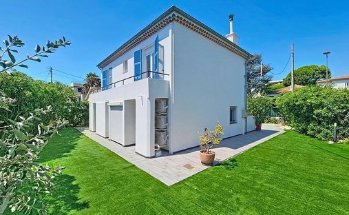 Townhouse in Saint-Laurent-du-Var, Provence-Alpes-Côte d'Azur, France 1