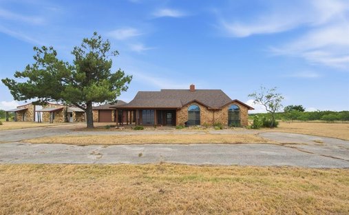 House in Whitney, Texas, United States 1