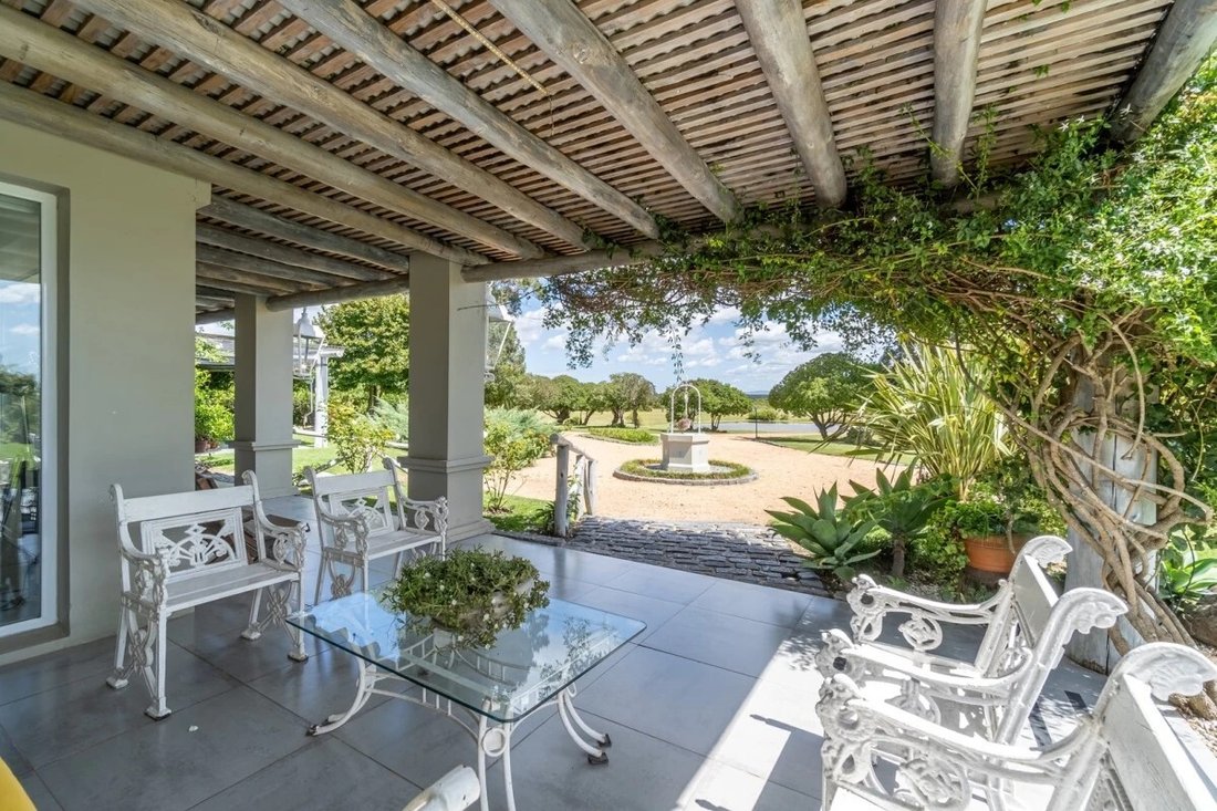 Villa in Punta Ballena, Maldonado Department, Uruguay 2 - 18626477