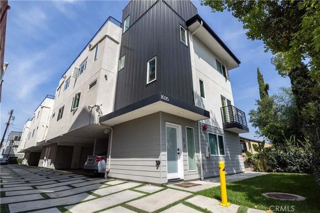 Los Angeles, California, United States 2 - 17665772