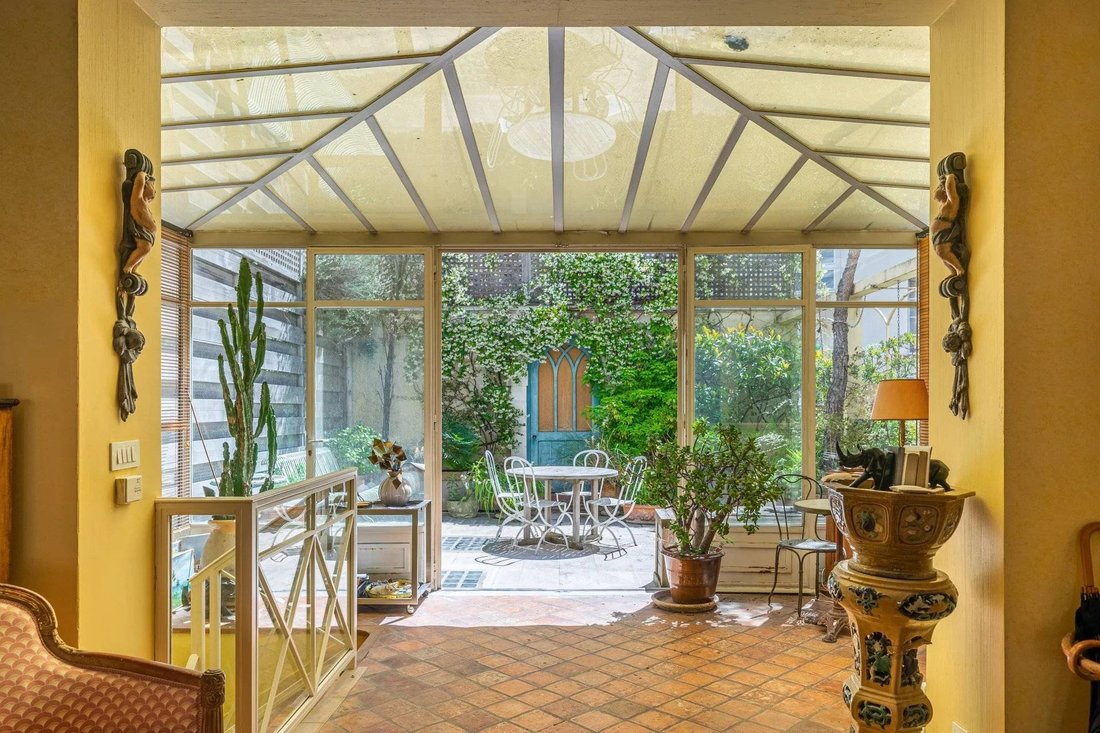 Apartment in Palais Royal, Paris 1er Arrondissement, Paris 4 - 15869130