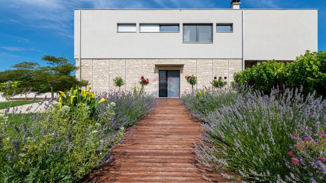 House in Umag, Istria County, Croatia 2 - 18630023