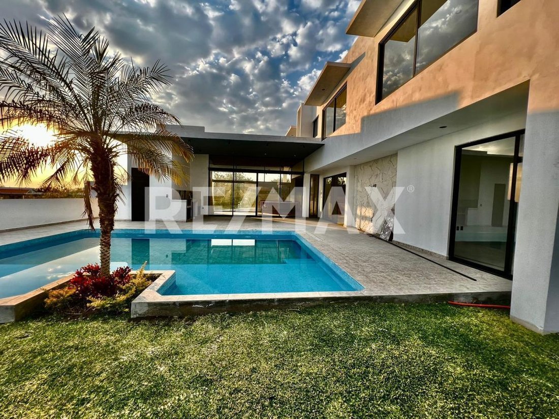 House in Lomas de Cocoyoc, Morelos, Mexico 1 - 18626263