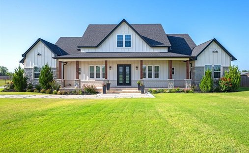House in Mustang, Oklahoma, United States 1
