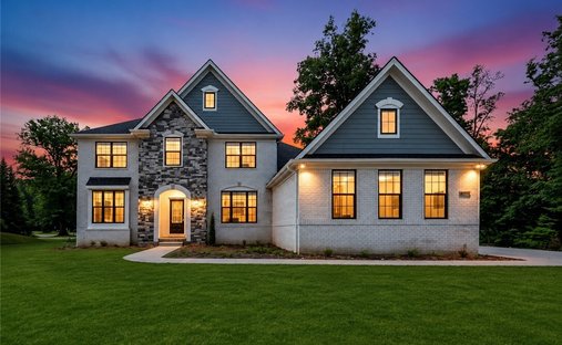 House in Strongsville, Ohio, United States 1