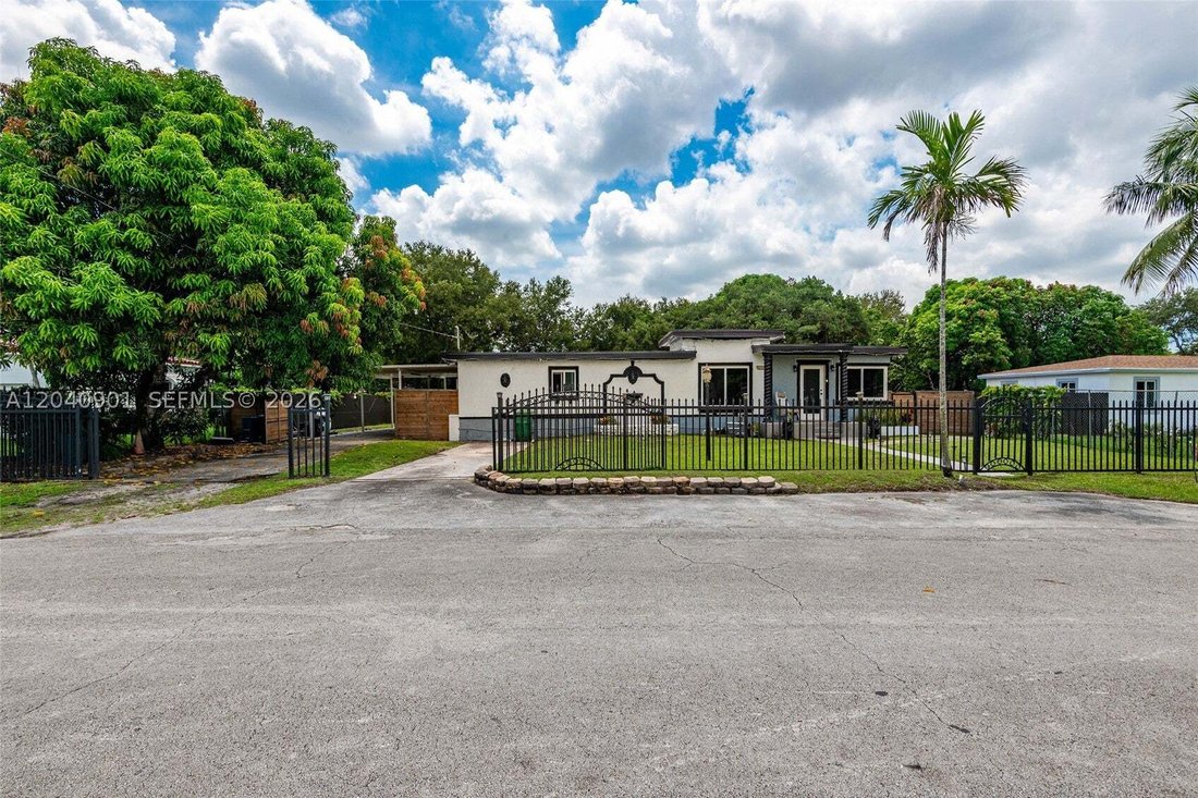 House in Biscayne Gardens, Florida, United States 1 - 18628372