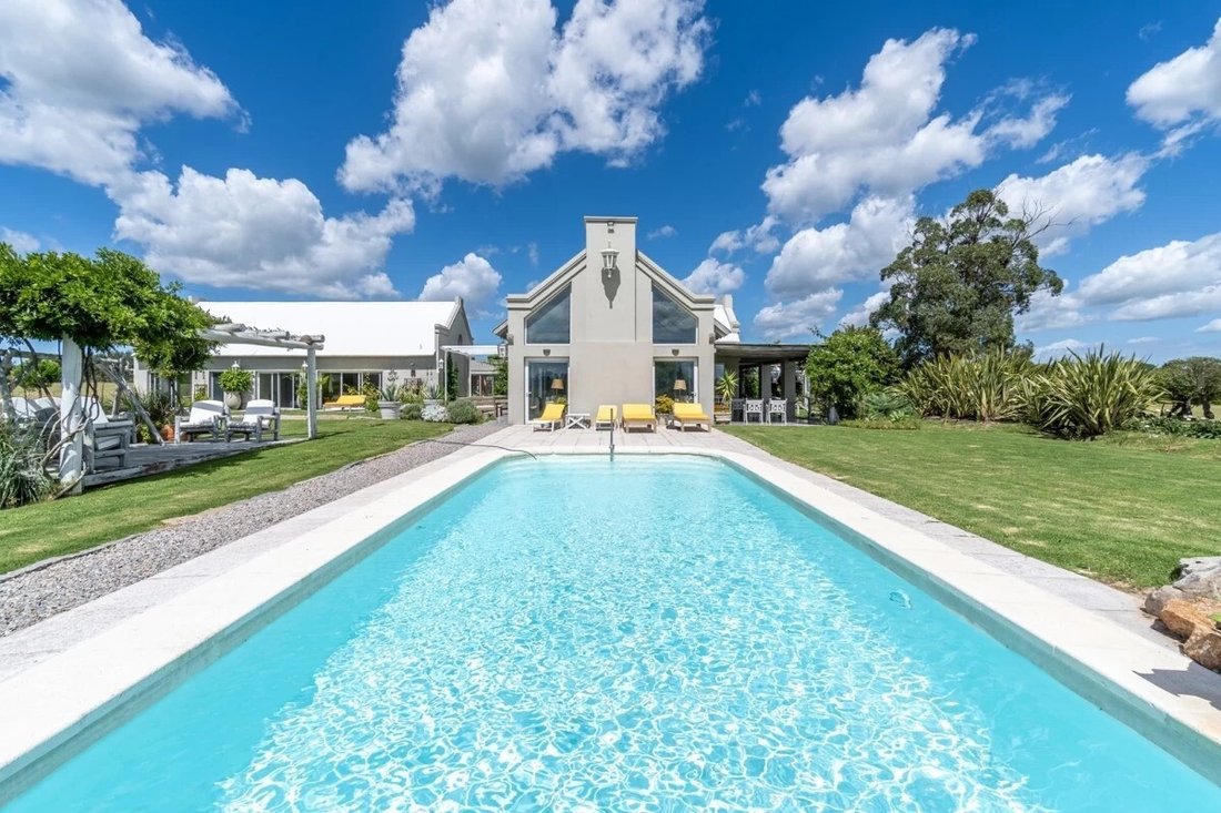 Villa in Punta Ballena, Maldonado Department, Uruguay 3 - 18626477