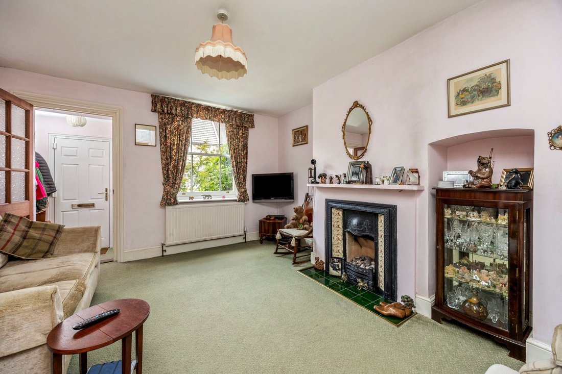 House in Whitemans Green, England 5 - 18626872