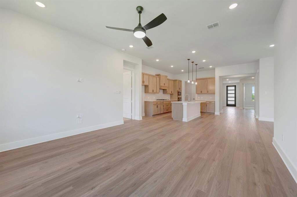 House in Cross Roads, Texas, United States 5 - 18629632