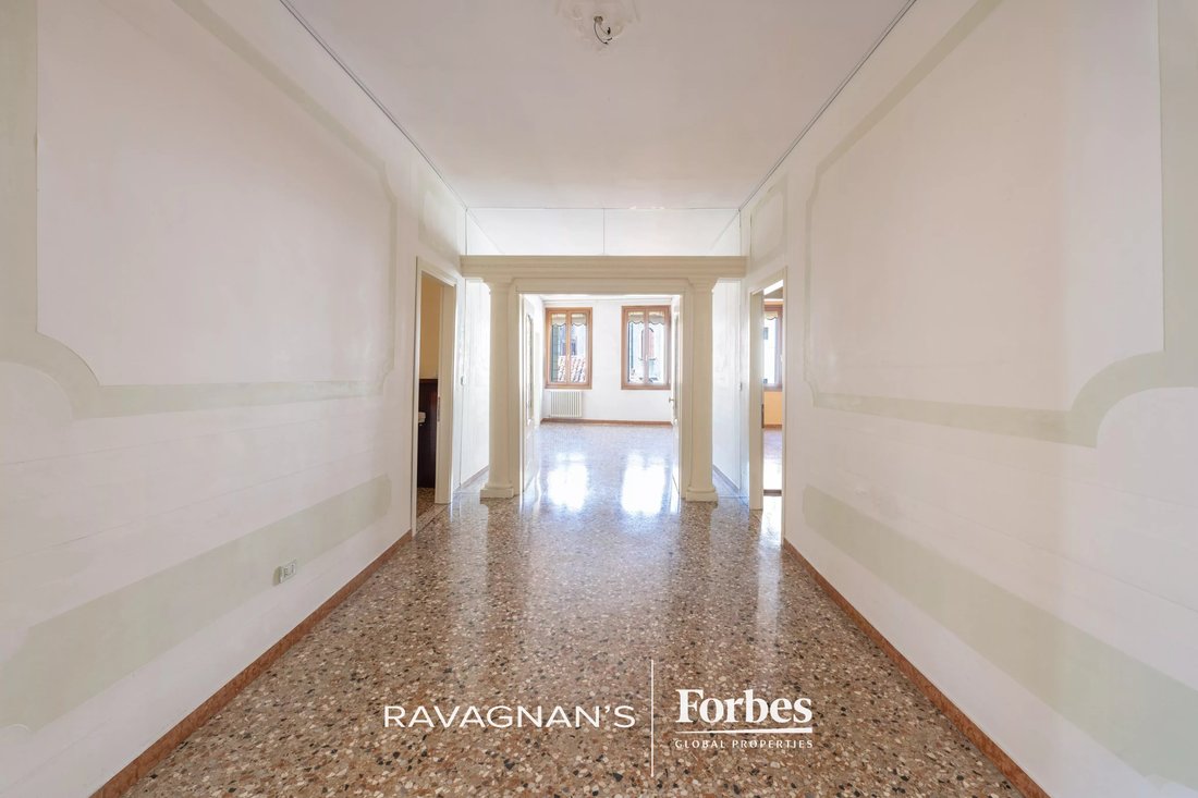 Apartment in Saint Paul, Venice, Italy 4 - 18626960