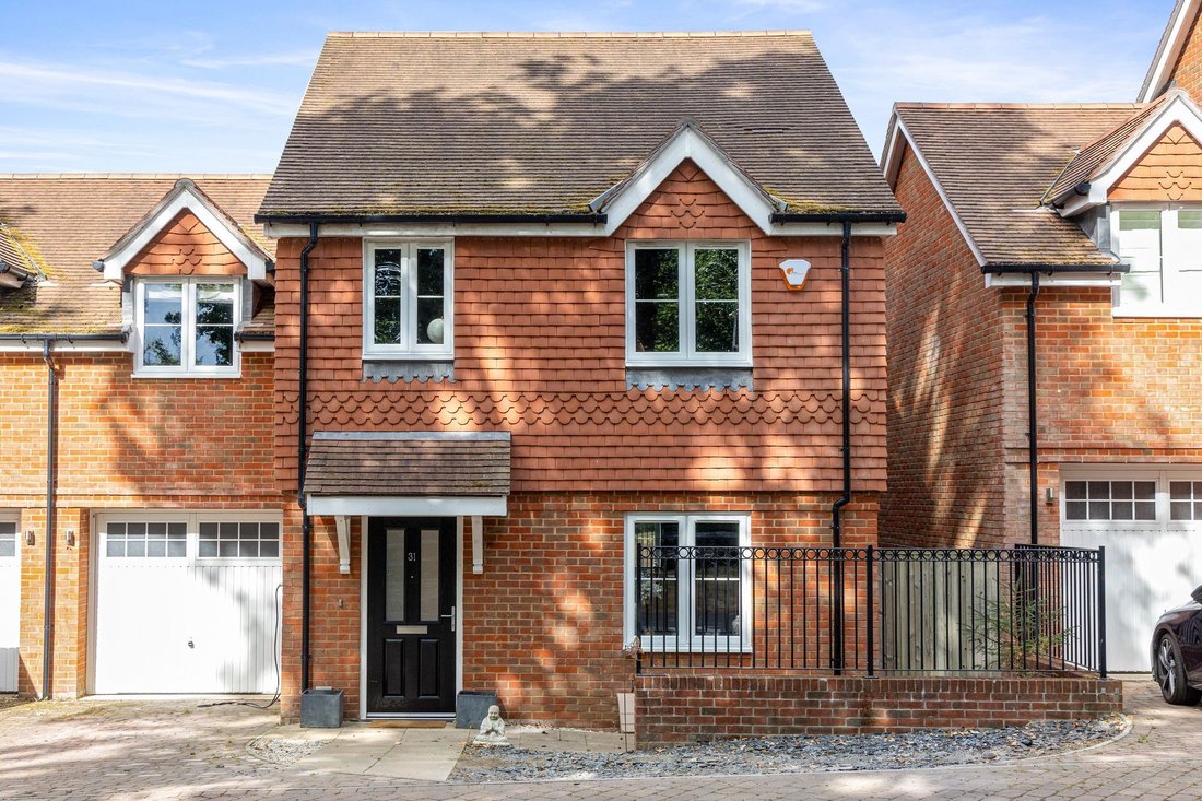 House in Okehurst, Billingshurst, England 1 - 18626901