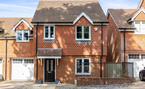 House in Okehurst, Billingshurst, England 1