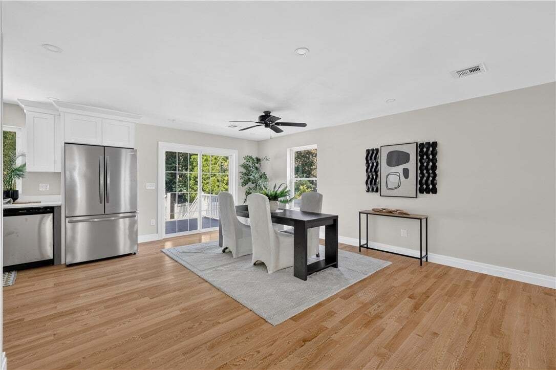 House in Warwick, Rhode Island, United States 4 - 18629019