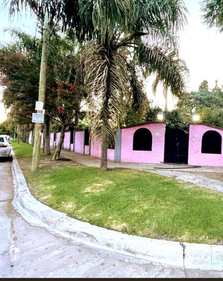 House in Castelar, Buenos Aires Province, Argentina 1 - 18626004