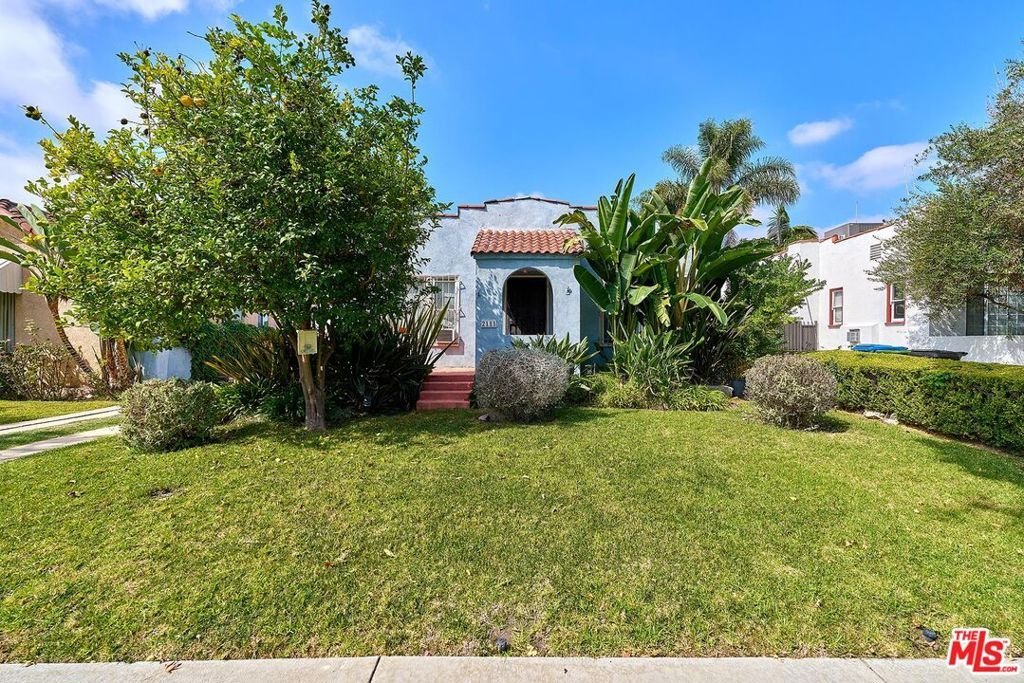 Los Angeles, California, United States 1 - 18629335