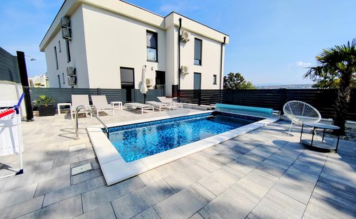 Apartment in Malinska, Primorje-Gorski Kotar County, Croatia 1