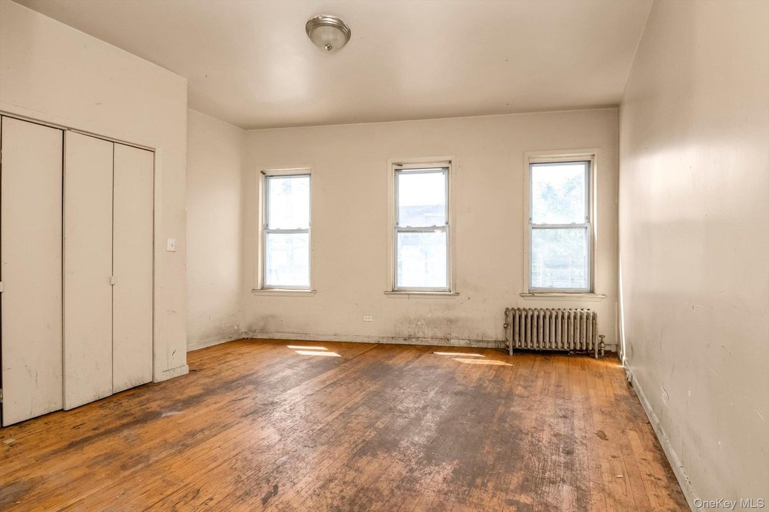 New York, New York, United States 5 - 18629650