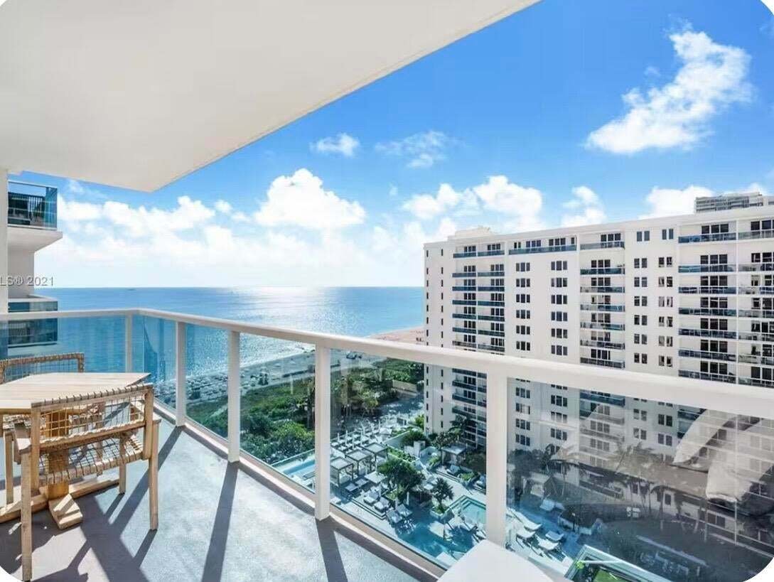 Condo in Miami Beach, Florida, United States 5 - 18628053