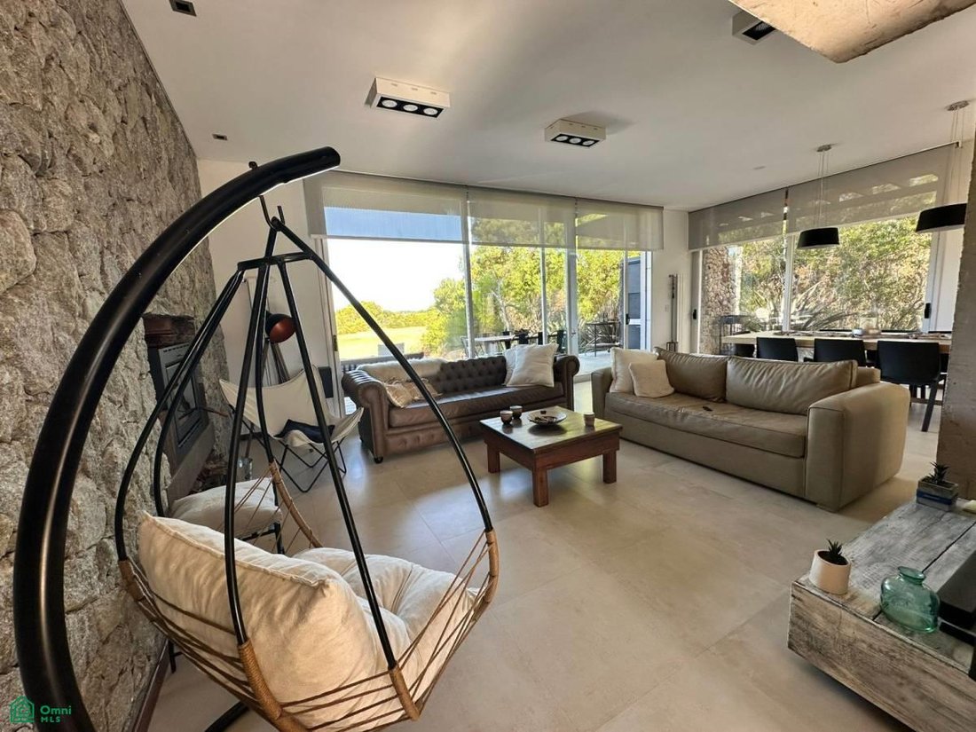 House in Pinamar, Buenos Aires Province, Argentina 1 - 17360247
