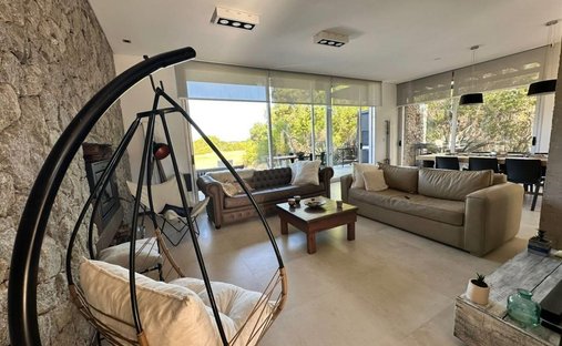 House in Pinamar, Buenos Aires Province, Argentina 1