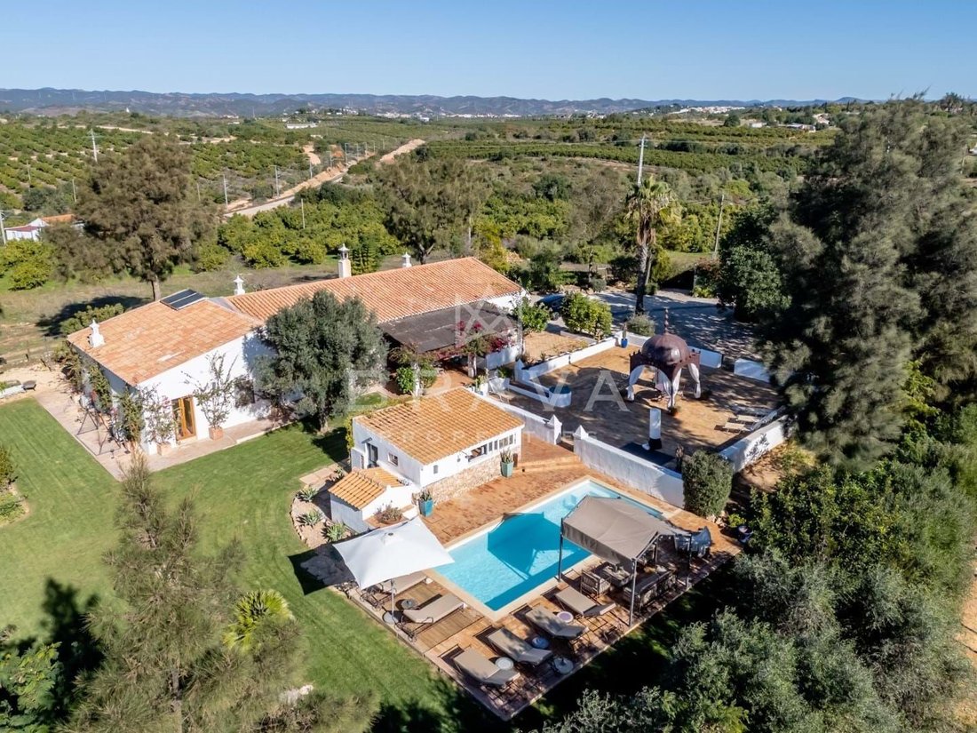 Villa in Estombar e Parchal, Algarve, Portugal 1 - 18629892