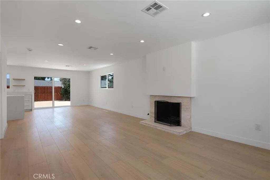 West Hills, California, United States 5 - 18629148