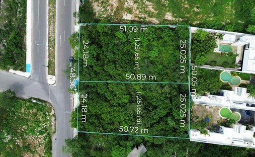 Land in Mérida, Yucatan, Mexico 1