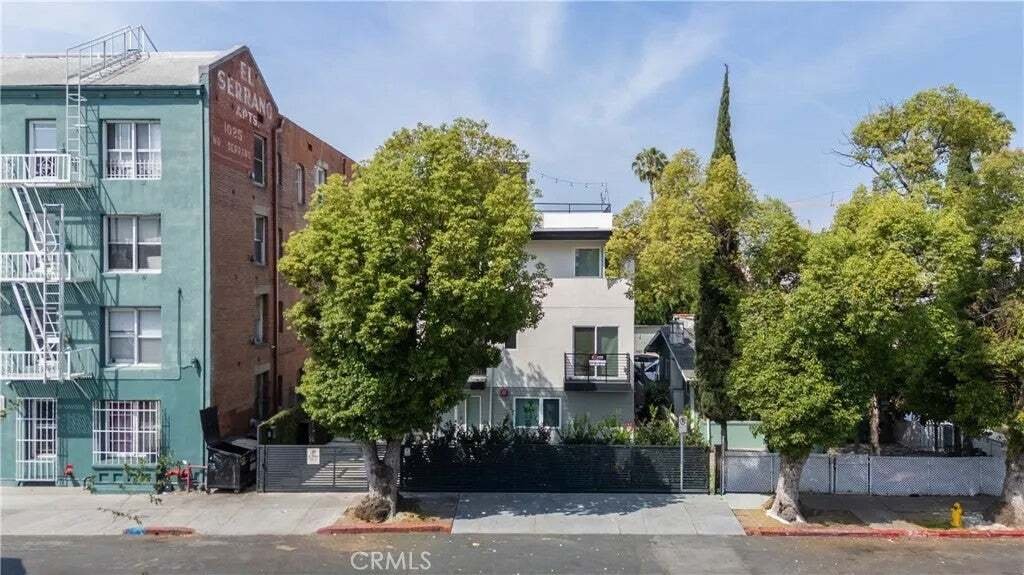 Los Angeles, California, United States 1 - 17665772