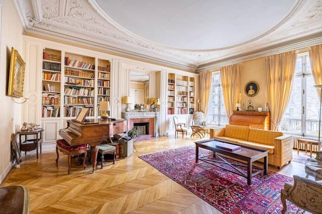 Apartment in Palais Royal, Paris 1er Arrondissement, Paris 1 - 15869633