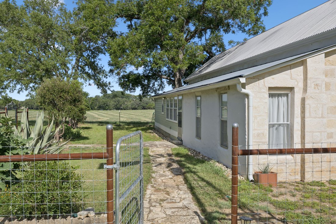 Farm Ranch in Center Point, Texas, United States 5 - 17637746
