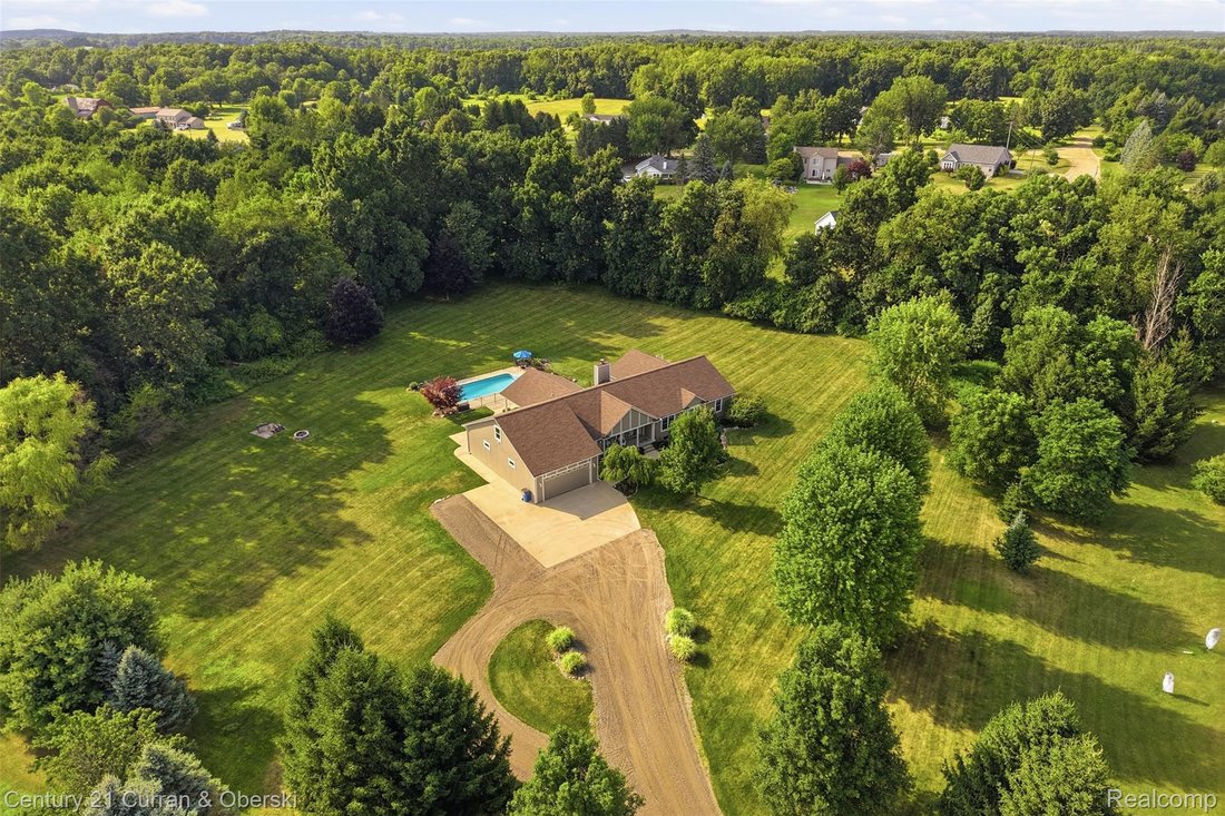 House in Howell, Michigan, United States 3 - 18626874