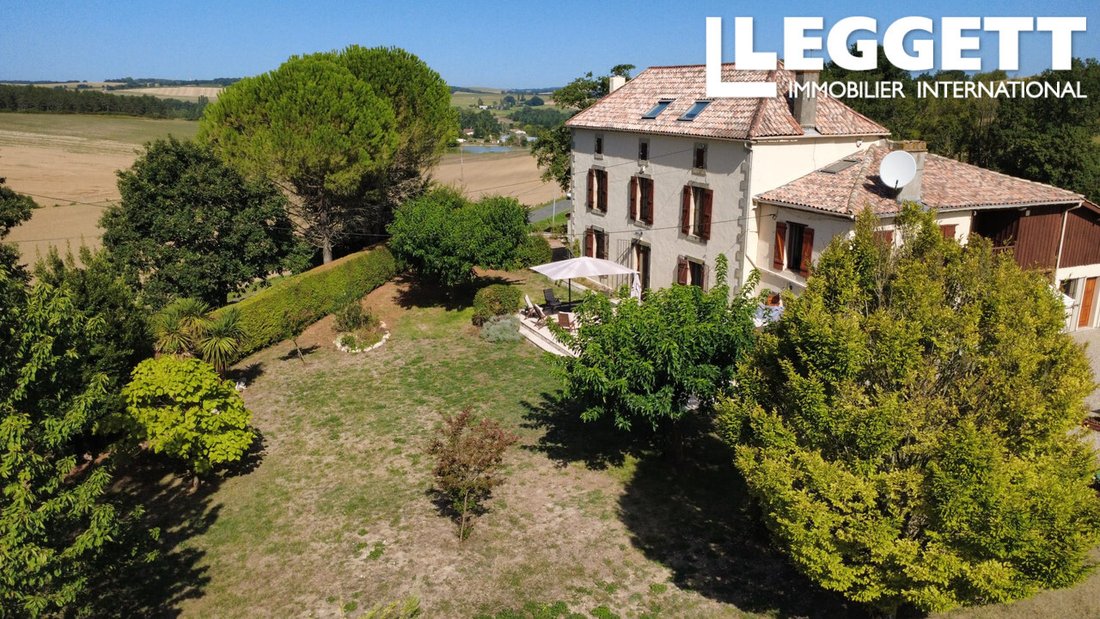 House in Villefranche-du-Queyran, Nouvelle-Aquitaine, France 1 - 18630210