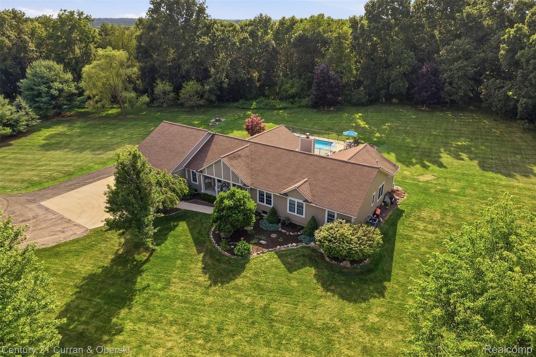 House in Howell, Michigan, United States 1 - 18626874