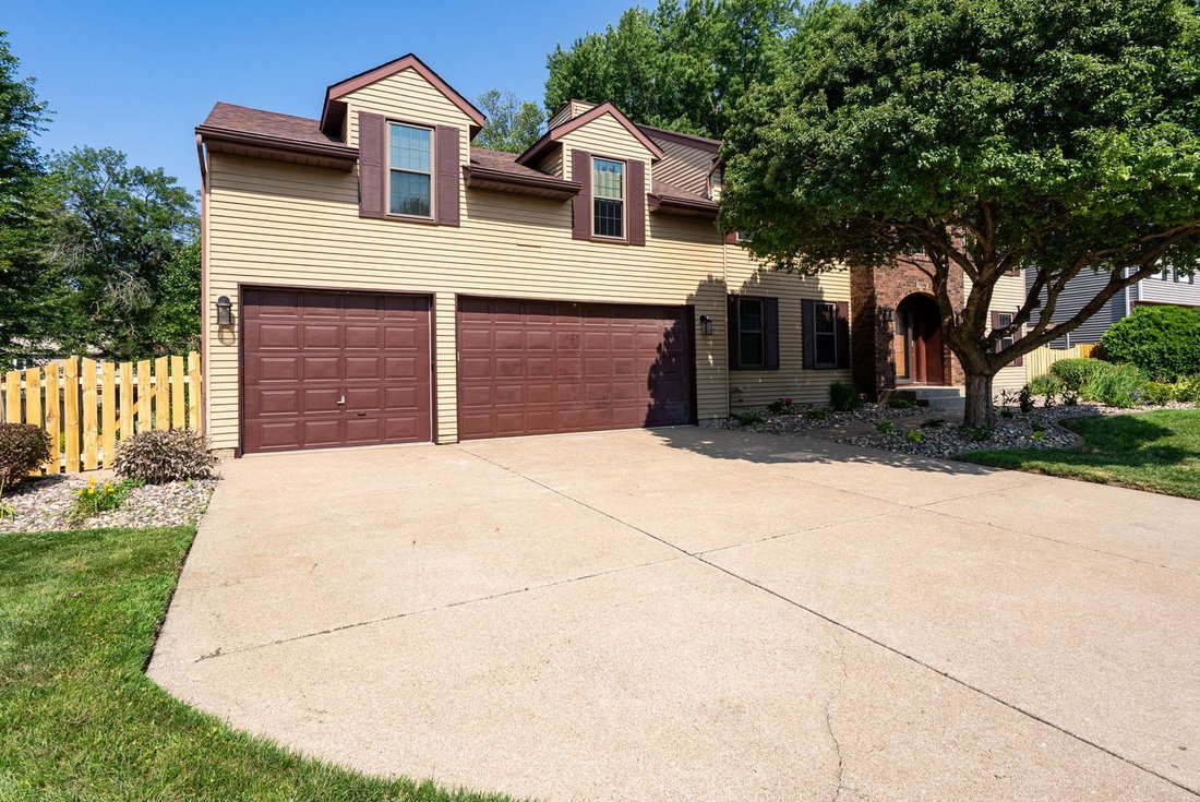 House in Bettendorf, Iowa, United States 2 - 18628616