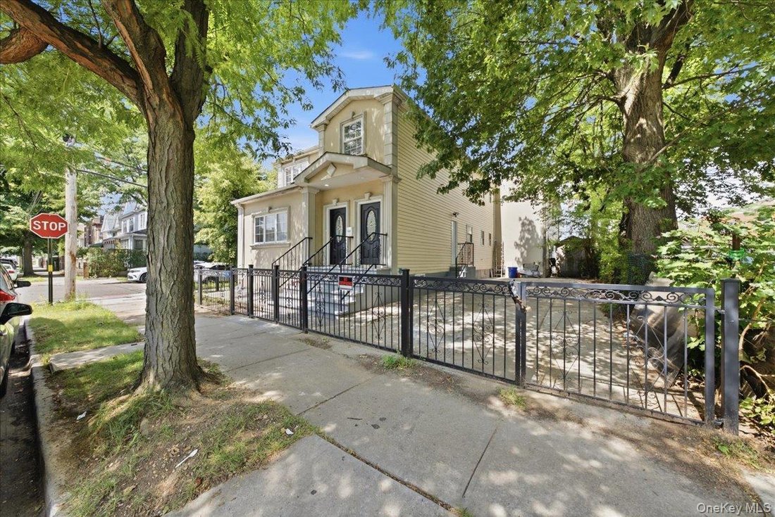 House in New York, New York, United States 4 - 18629255