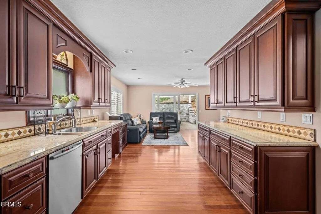 House in Glendale, California, United States 4 - 18396221