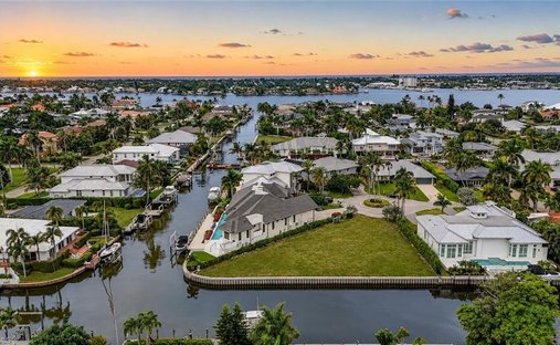 Land in Naples, Florida, United States 1