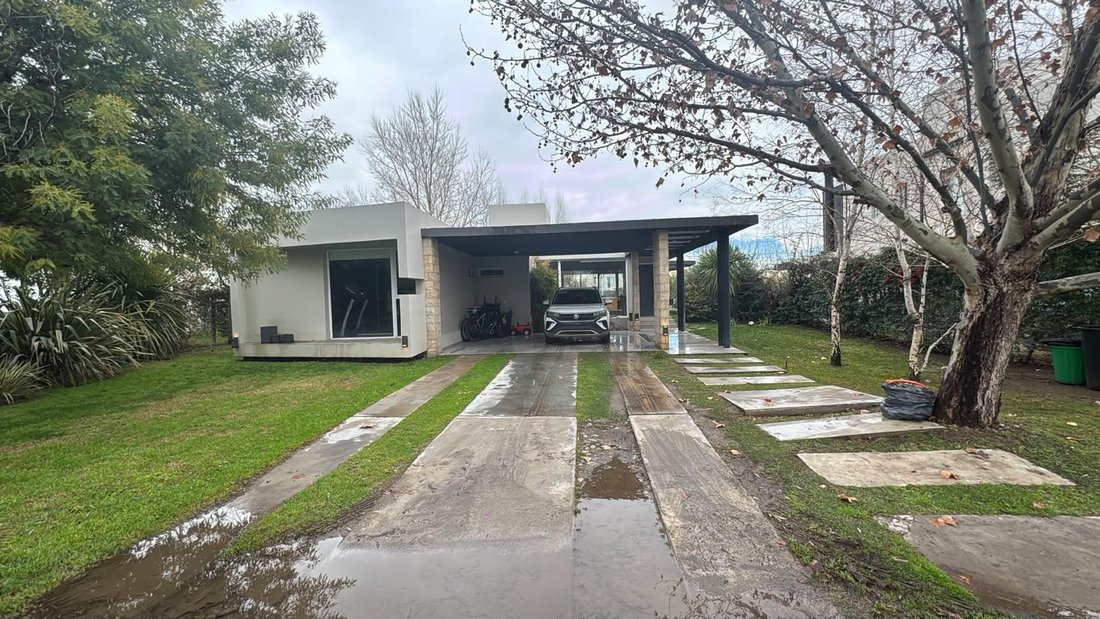 House in Neuquen, Neuquen, Argentina 2 - 18626216