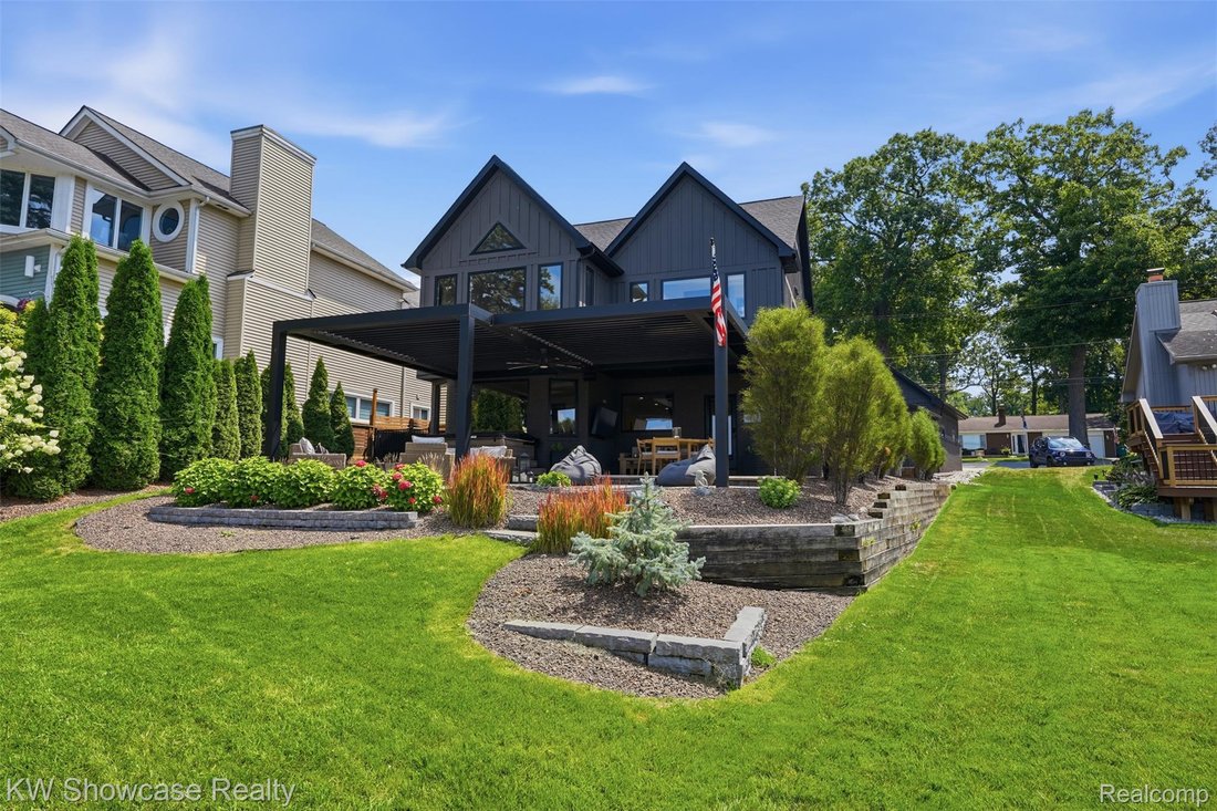 House in Commerce Charter Township, Michigan, United States 3 - 18628135