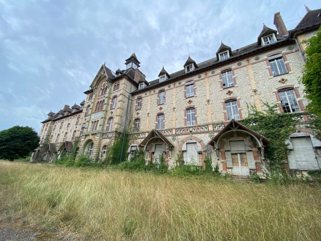 Castle in Grammont, Tours, France 2 - 18627277