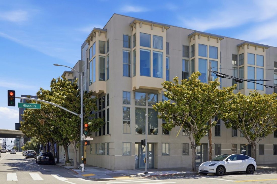 Condo in San Francisco, California, United States 3 - 18629498