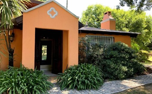 Condo in La Lonja, Buenos Aires Province, Argentina 1