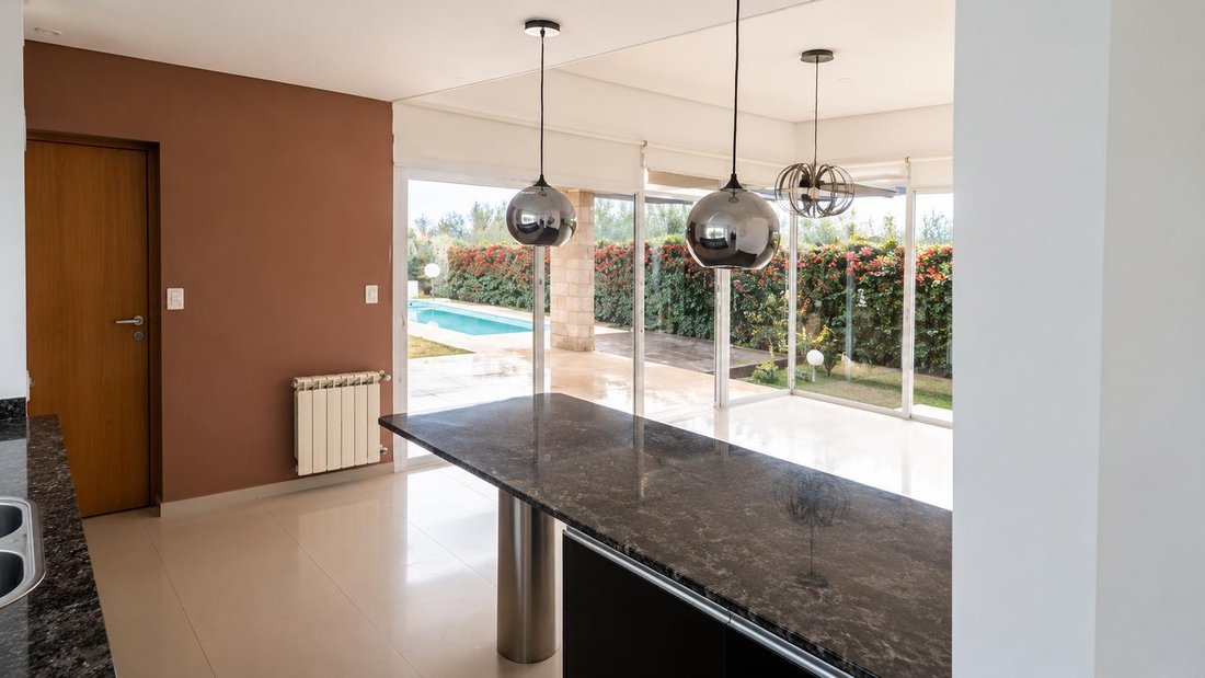 House in Neuquen, Neuquen, Argentina 4 - 18626216