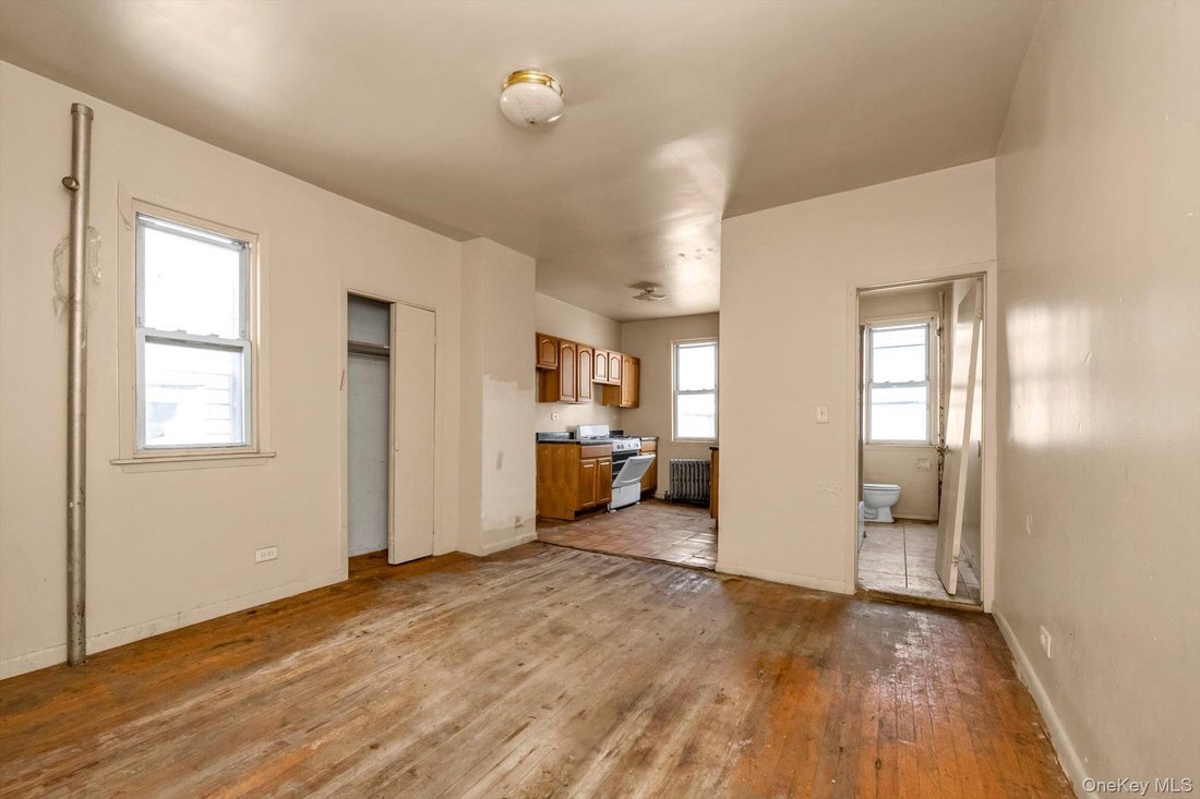 New York, New York, United States 2 - 18629650